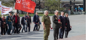 Глава Официального Представительства ПМР в РФ возложил корзину цветов к Могиле неизвестного солдата